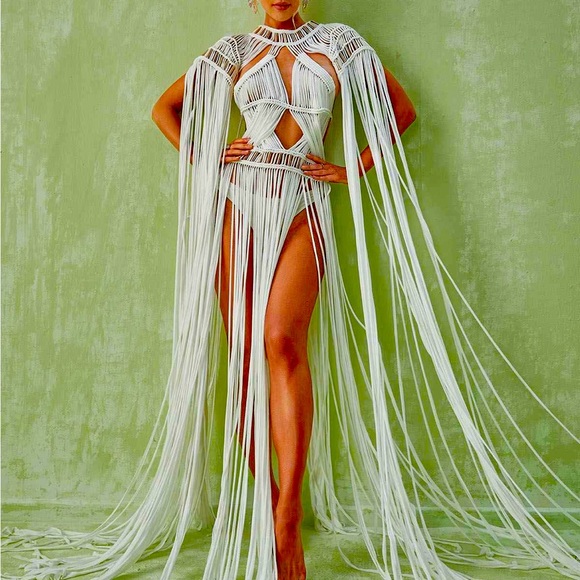 Beautiful cover up - Picture 1 of 1